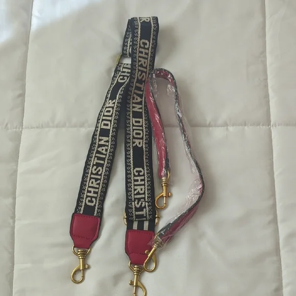 CD Red and Black Shoulder Bag - Picture 4 of 6